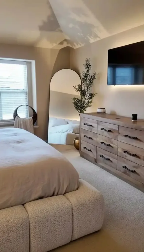 Minimalist bedroom with furniture and decor for a tranquil atmosphere